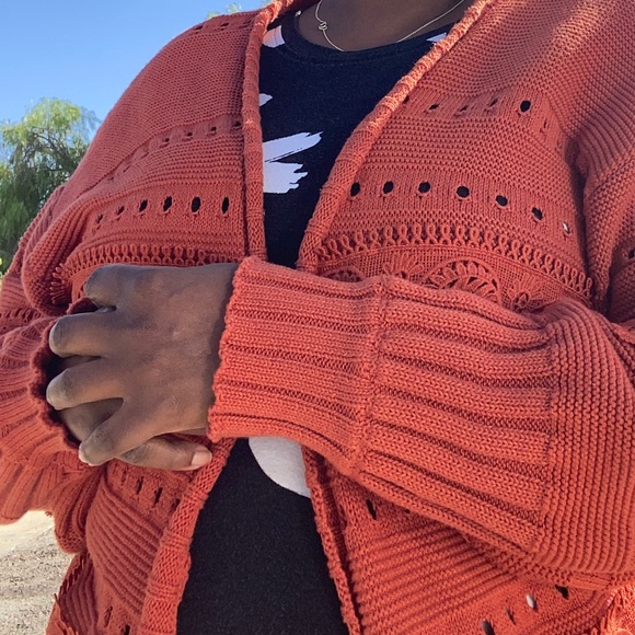 White Birch Women’s Fall Red Cardigan Sweater Size L/XL–Cozy Fall Layering Piece - Picture 3 of 14